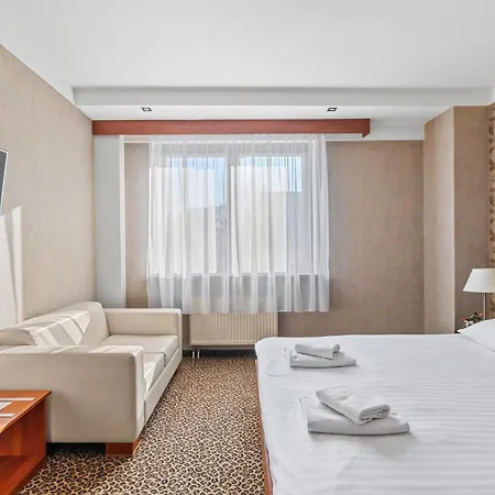 Hotel Diament Vacanza Katowice - Siemianowice Siemianowice Śląskie Zewnętrze zdjęcie