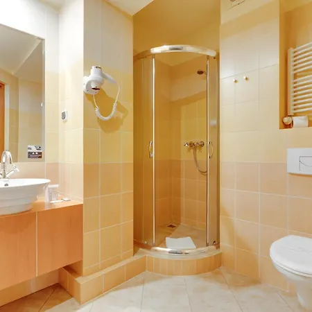Hotel Diament Vacanza Katowice - Siemianowice Siemianowice Śląskie Zewnętrze zdjęcie